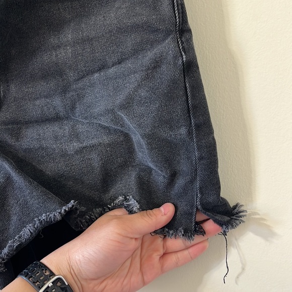 American Eagle Highest Rise 90s Boyfriend Short Black Denim Shorts Size 8 - Picture 6 of 11